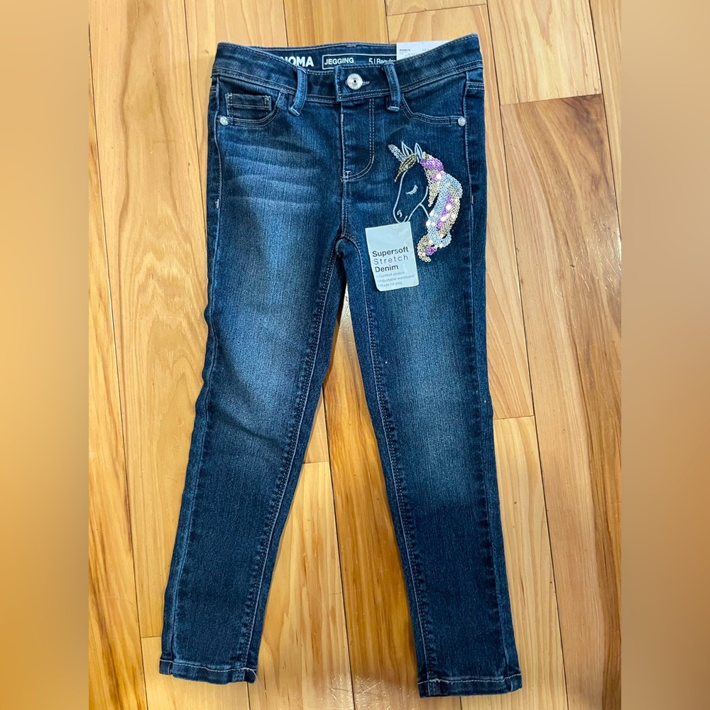 Bnwt Sonoma girls size 5 jeggings with sequin unicorn
